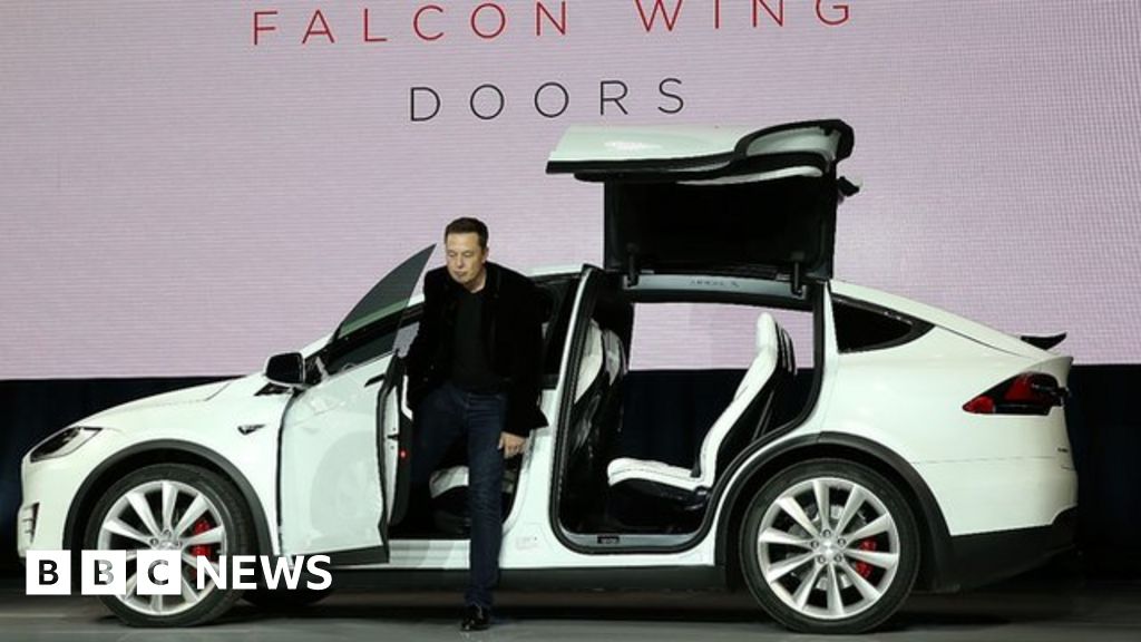 Dave Lee Reports From The Tesla Model X Launch