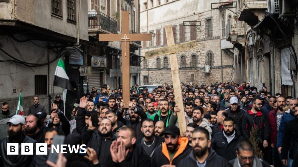 Protests in Syria after Christmas tree set alight