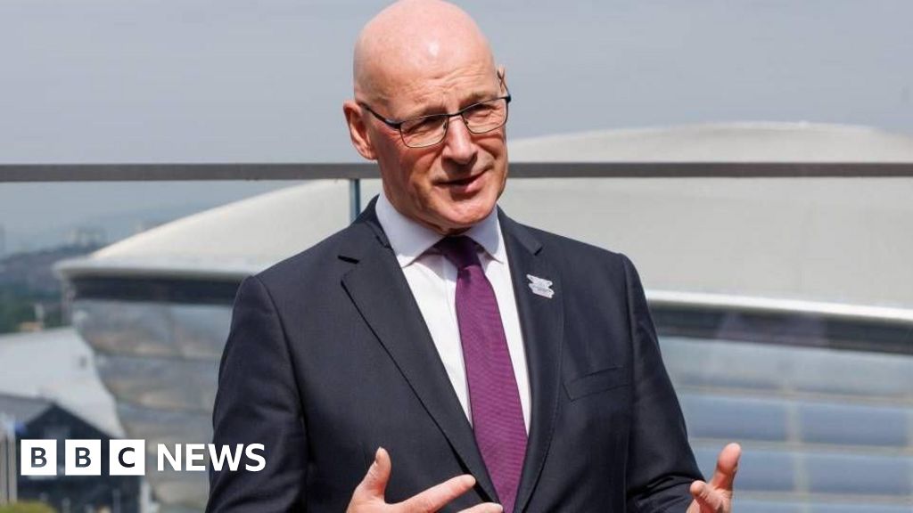 SNP majority only way to secure second referendum, says Swinney
