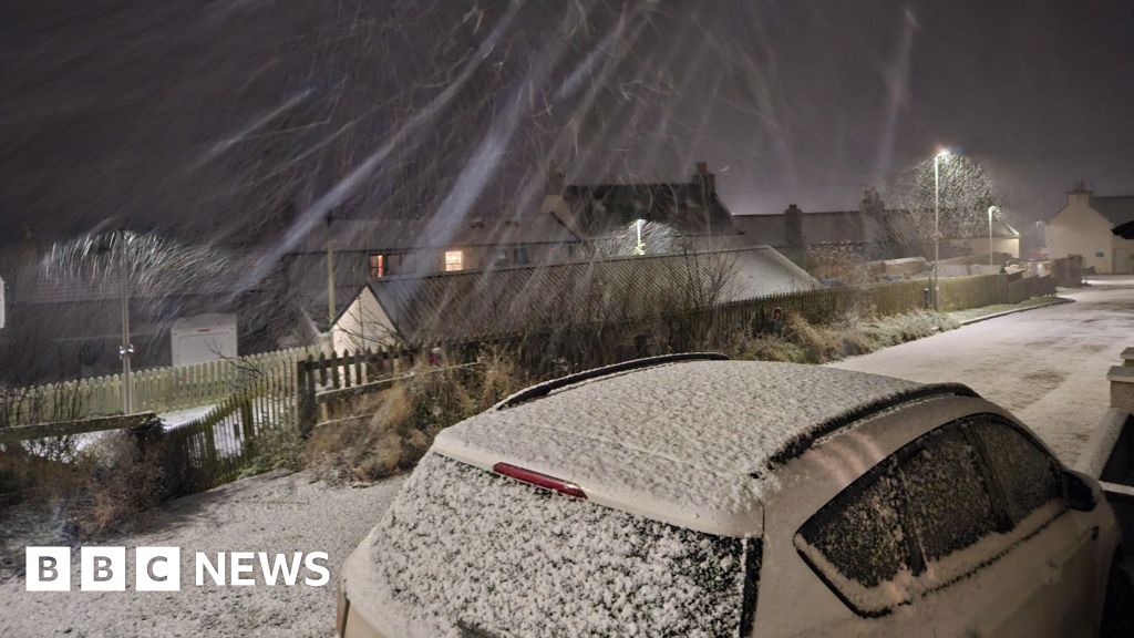 UK weather: Temperatures fall to -7.9C with weekend snow forecast