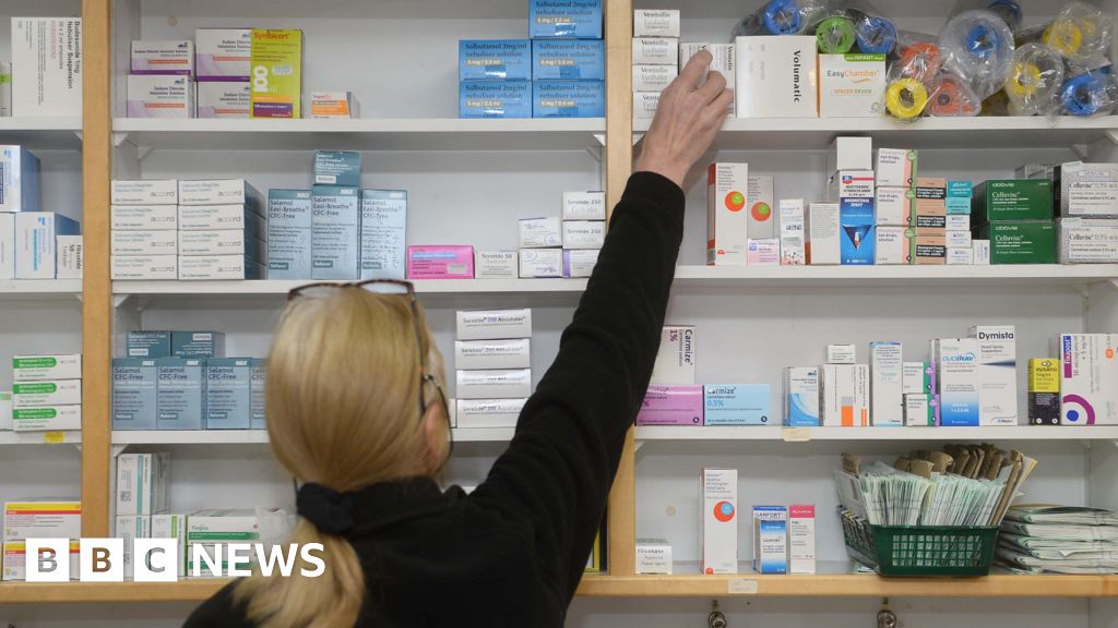 Pharmacies vote to reduce services in first protest action