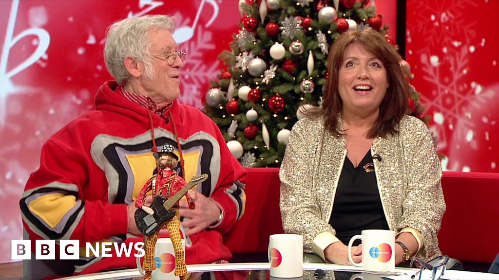 Slade's Holder wakes up wife every Christmas with iconic lyric