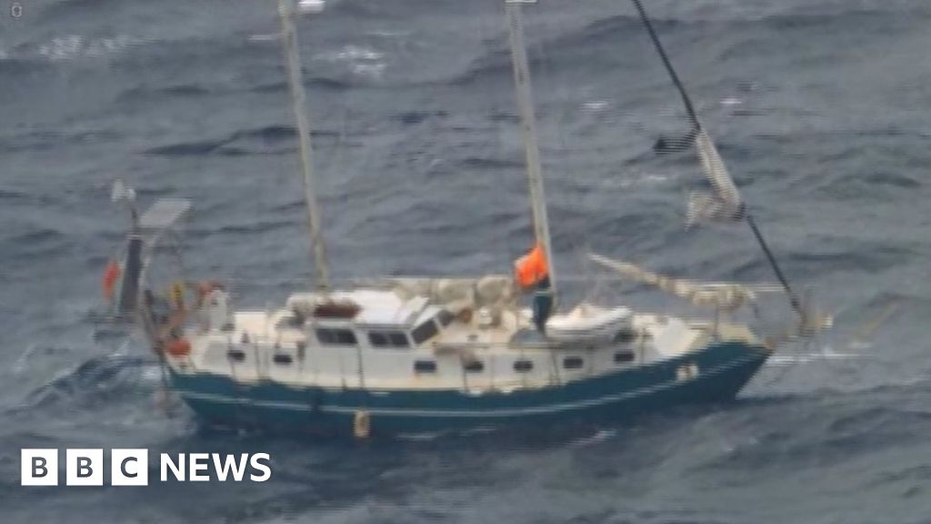 Sailors Rescued From Enormous Seas Off Australia Bbc News 0805