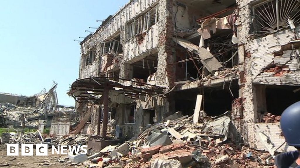 Ukraine Inside The Devastated Donetsk Airport Bbc News