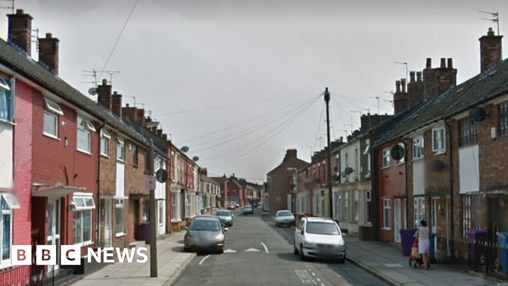 Liverpool stabbing: Two men and a woman injured thumbnail