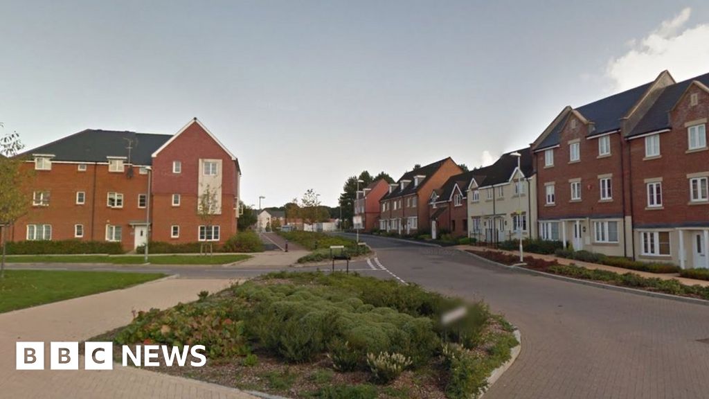 Park shops promised by developer not built BBC News