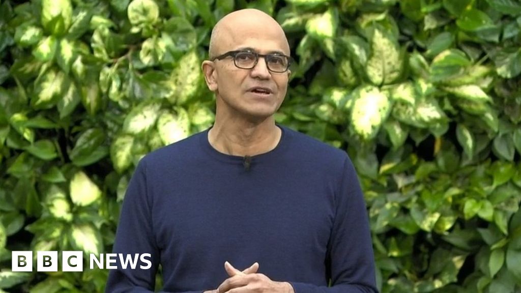 Microsoft makes 'carbon negative' pledge