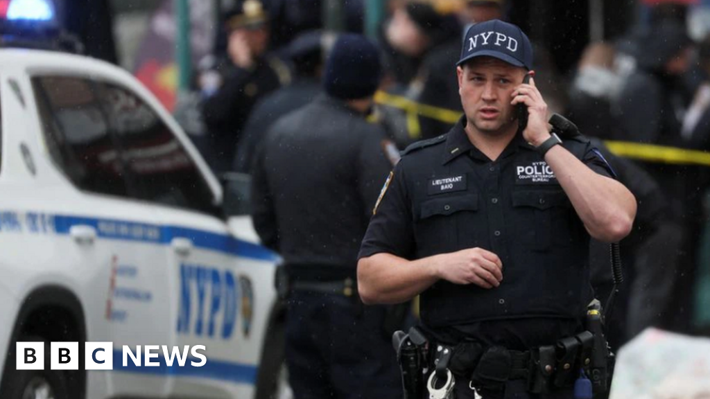 Multiple people shot in New York City subway