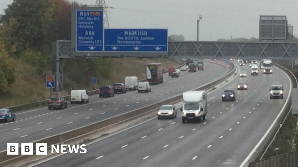 Man dies in hospital following M6 Leicestershire crash