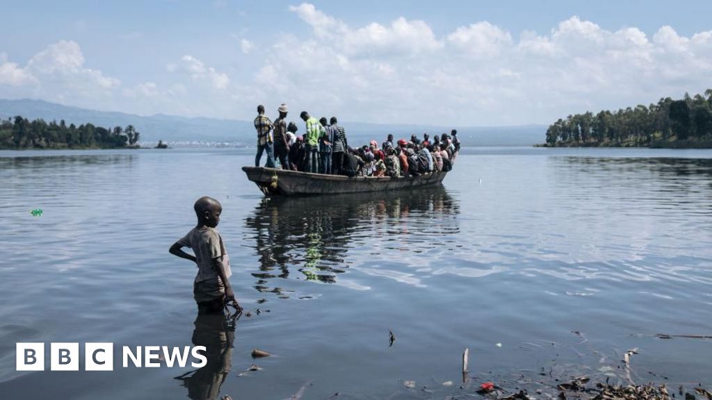 Катастрофа с лодка в ДР Конго уби най-малко 80