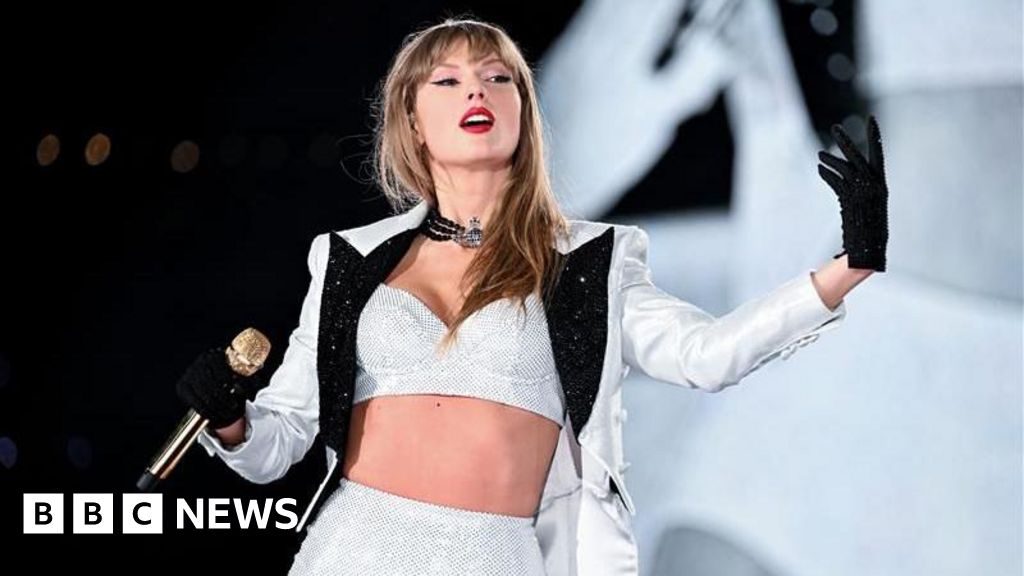 Woman admits selling fake Taylor Swift tickets