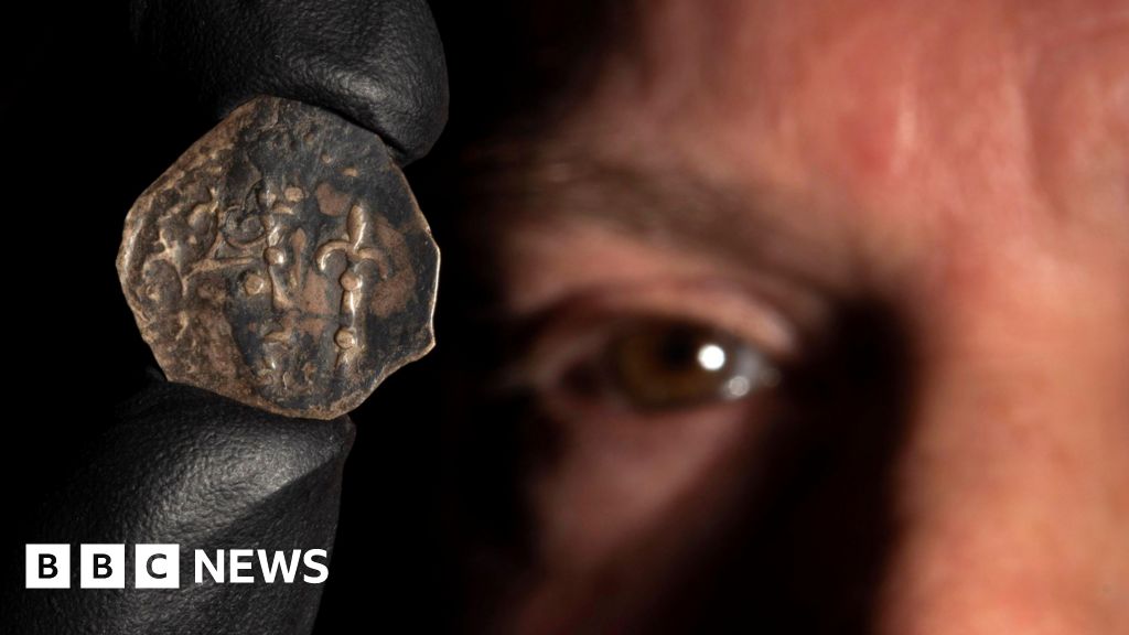 £50,000 reward to solve antique coin theft mystery