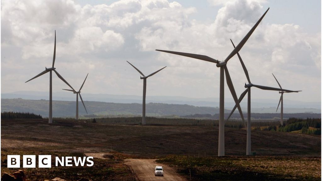 Onshore wind 'to make comeback in UK'