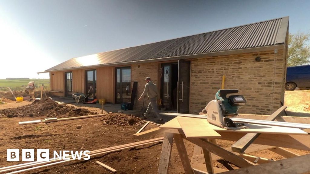 bbc.co.uk - Martin Eastaugh - Oxfordshire building firm using cannabis in new homes.