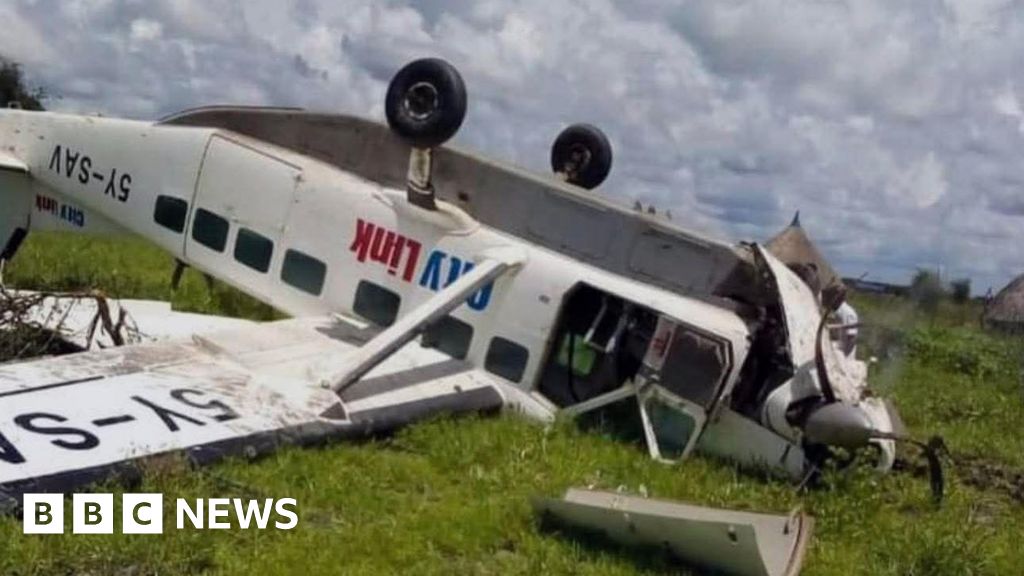 Plane crash in South Sudan kills all 14 on board