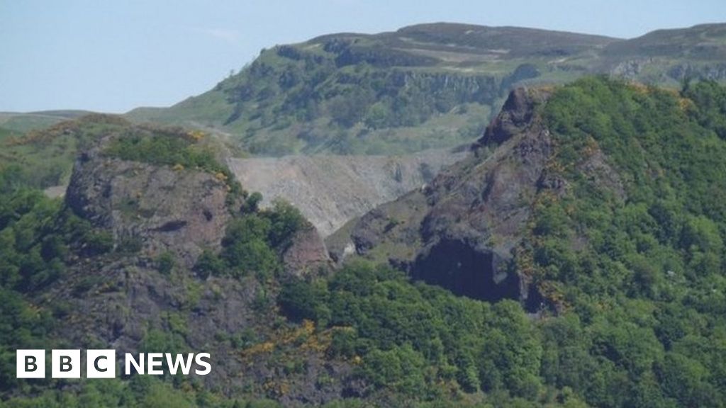 Drilling rig worth £250,000 destroyed in fire at Dumbarton quarry BBC