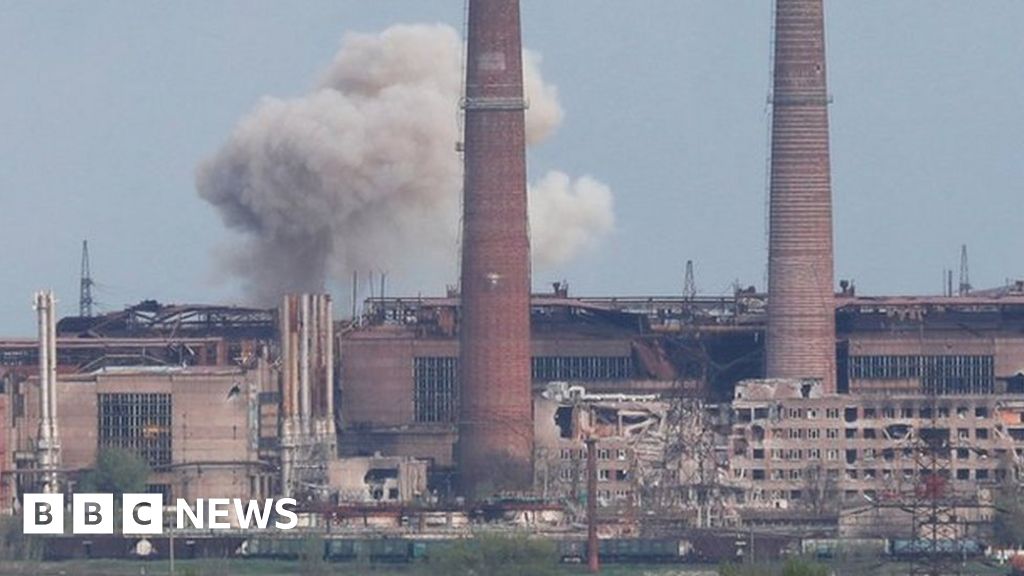 Mariupol fighting: More evacuations from besieged city on Friday, UN says