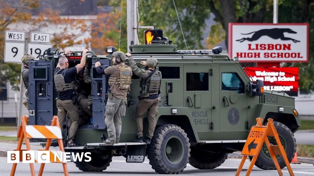 Hundreds of officers search for Maine shooting suspect