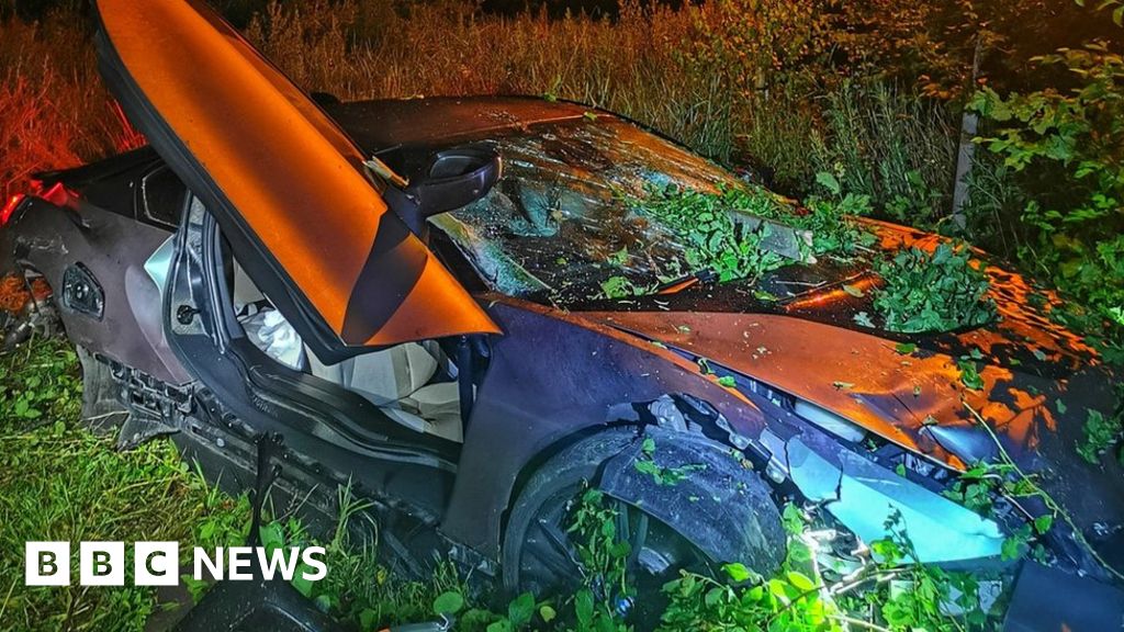 BMW supercar driver was 'inches from death' - BBC News