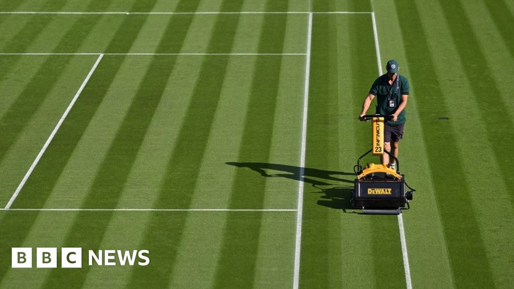Wimbledon: Richard Curtis calls on championships to end Barclays sponsorship