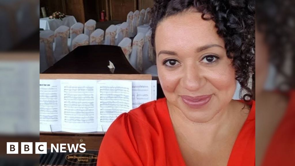 bbc.co.uk - Ben Mellor - New musical director appointed to lead choir - BBC News