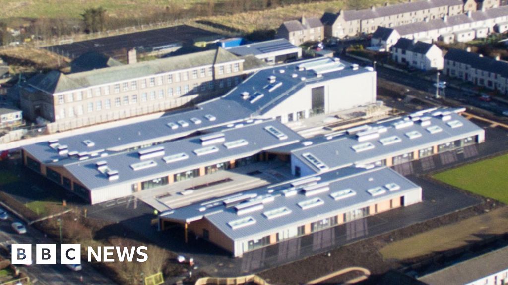 Noss School closure followed a burst hot water pipe says MSP