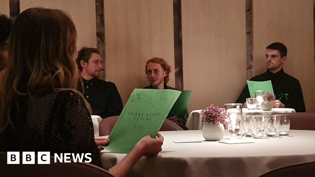 activists-occupy-tables-at-gordon-ramsay-restaurant-in-london