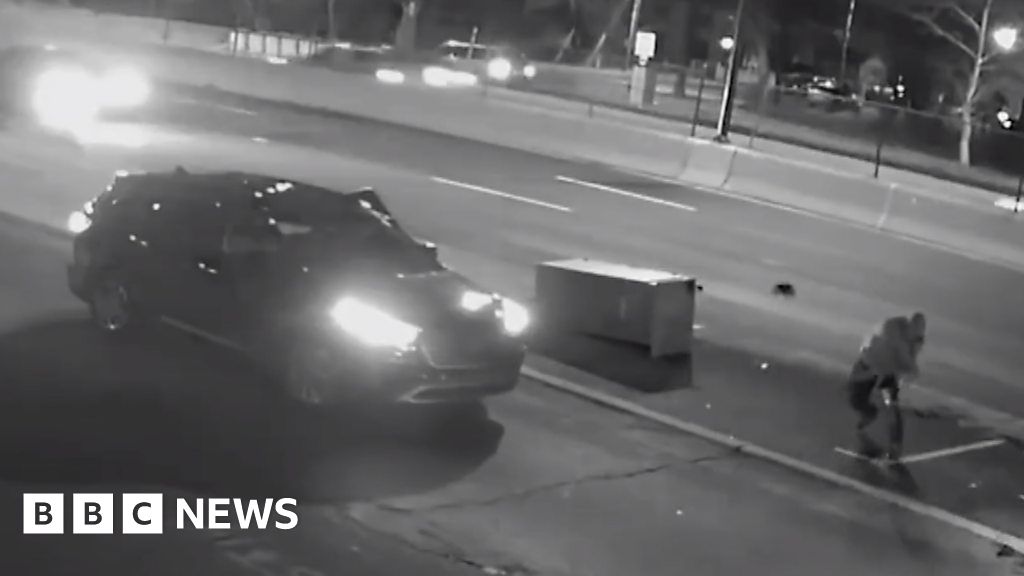 Vandal destroys Washington DC traffic camera