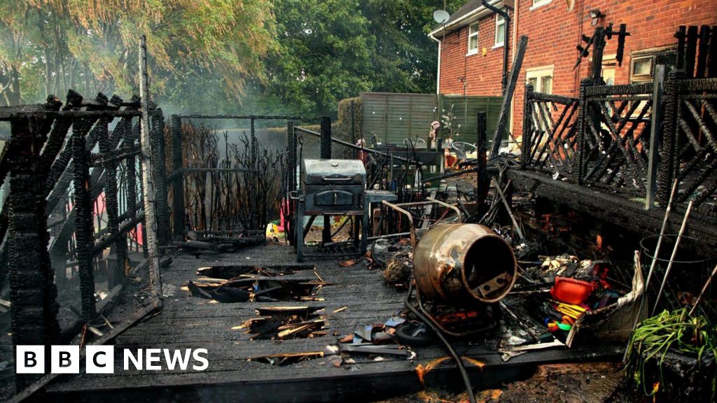 bbc.co.uk - Steve Jones - Sheffield houses and gardens damaged by 'deliberate' field fire