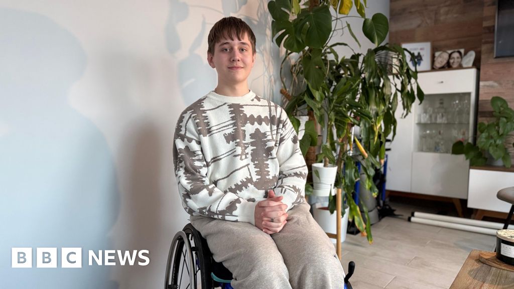 bbc.co.uk - Olivia Richwald - Teen paralysed in pull-up bar accident wants to design aircraft - BBC News