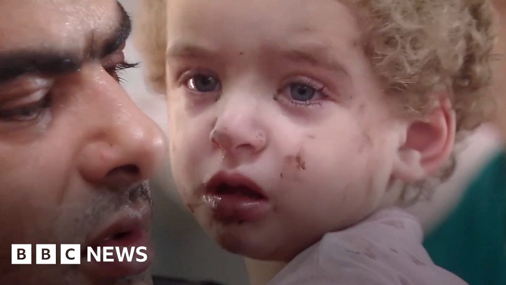 Inside the Gaza hospital where there 'aren't enough shrouds for all the bodies'