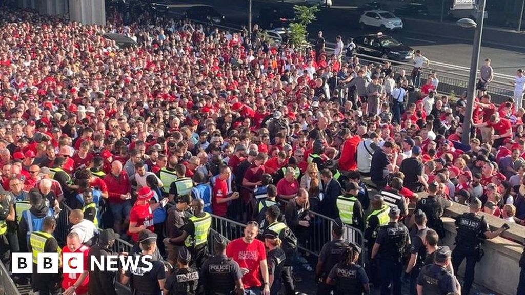 Champions League: Welsh Liverpool fans say they were 'treated like ...