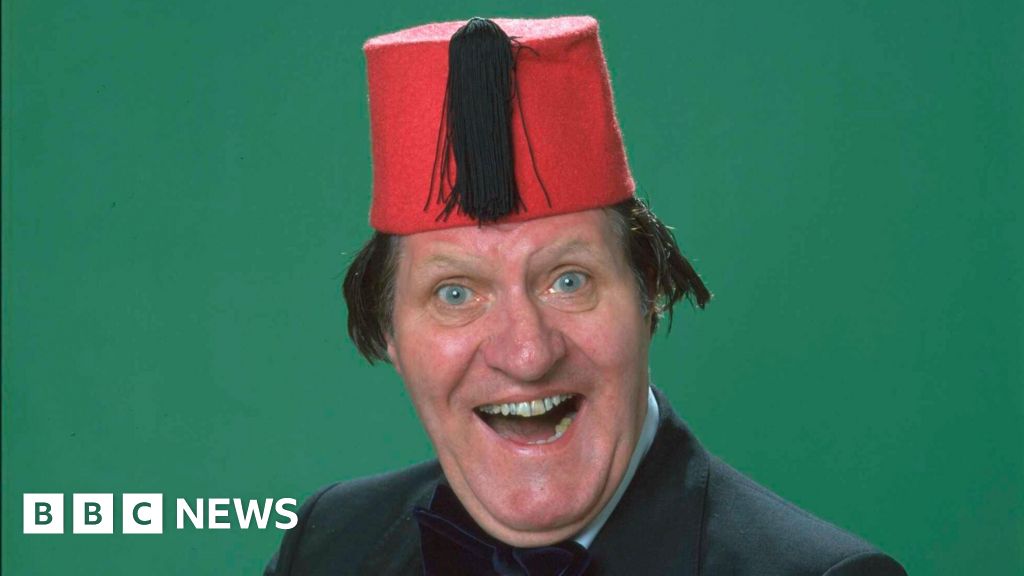 Tommy Cooper's last fez sells for £7k at auction