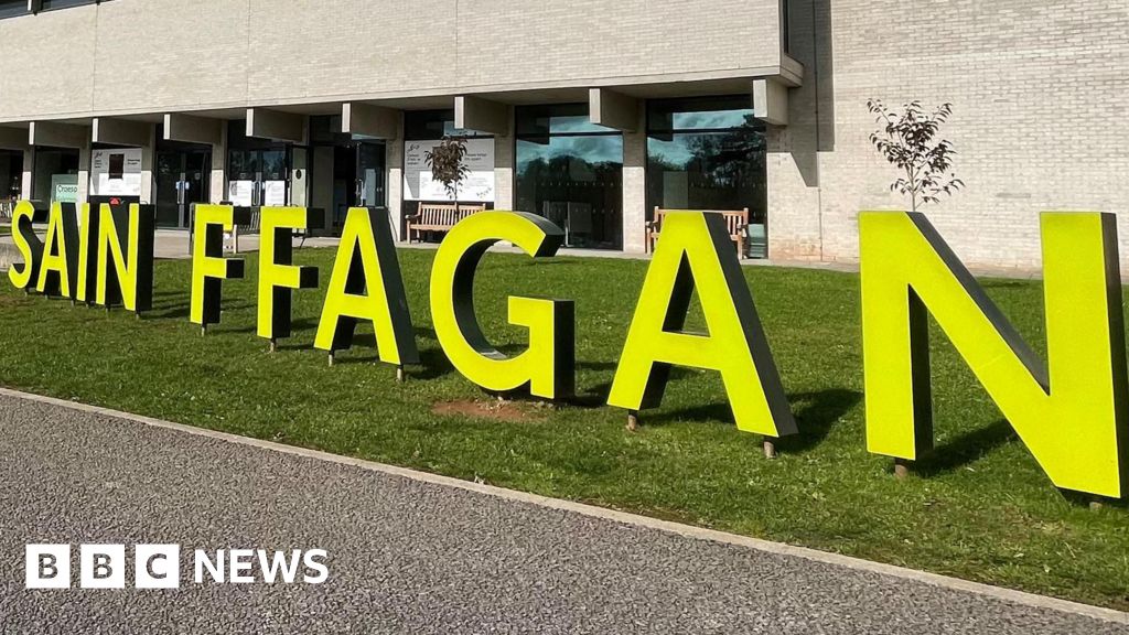 Reform to tell Welsh museums how to present history, manifesto says