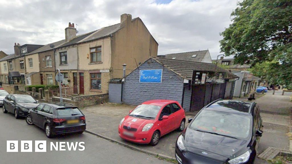 Plans to convert Bradford house into butcher's shop refused