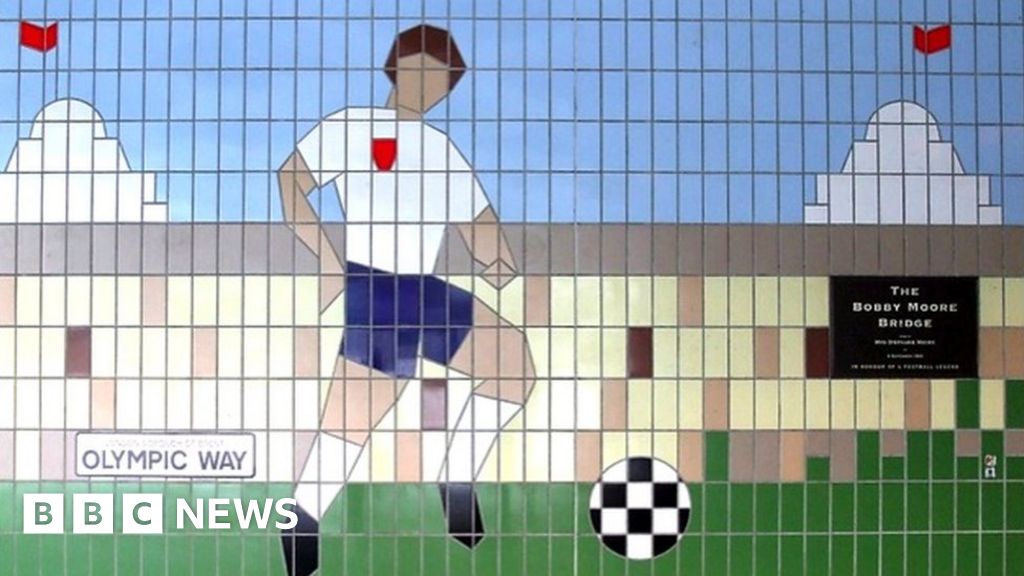 Euro Bobby Moore Bridge Football Mural Remains On Display In Wembley c News