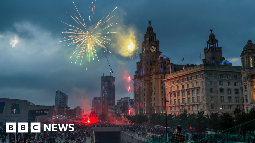 Charge over Liver Building fire in LFC fans' celebration thumbnail