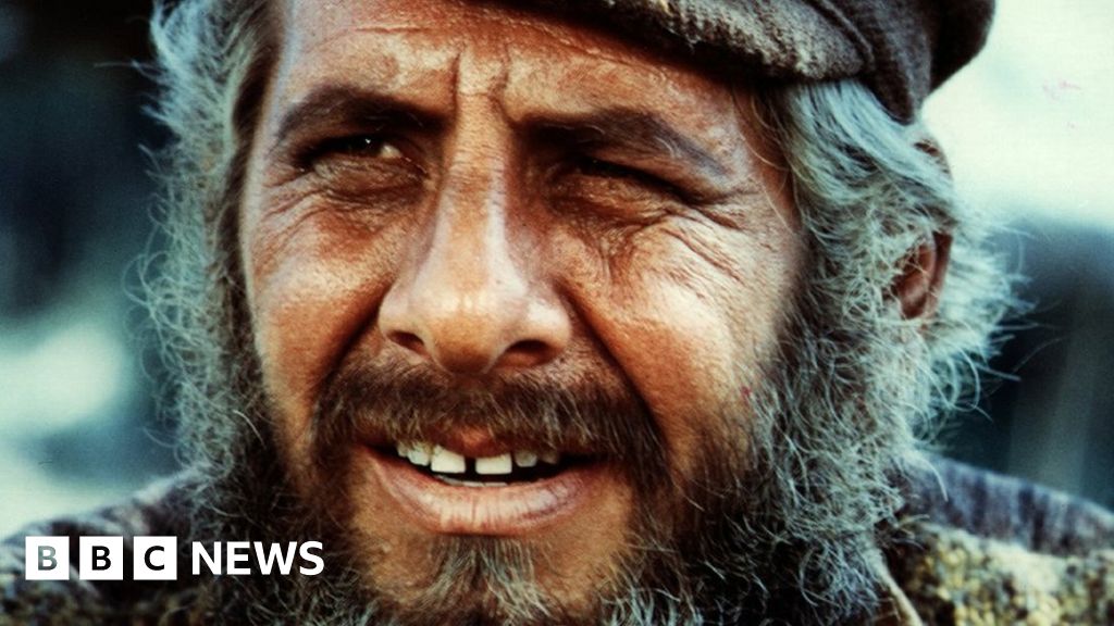 Topol: Fiddler on the Roof star dies aged 87