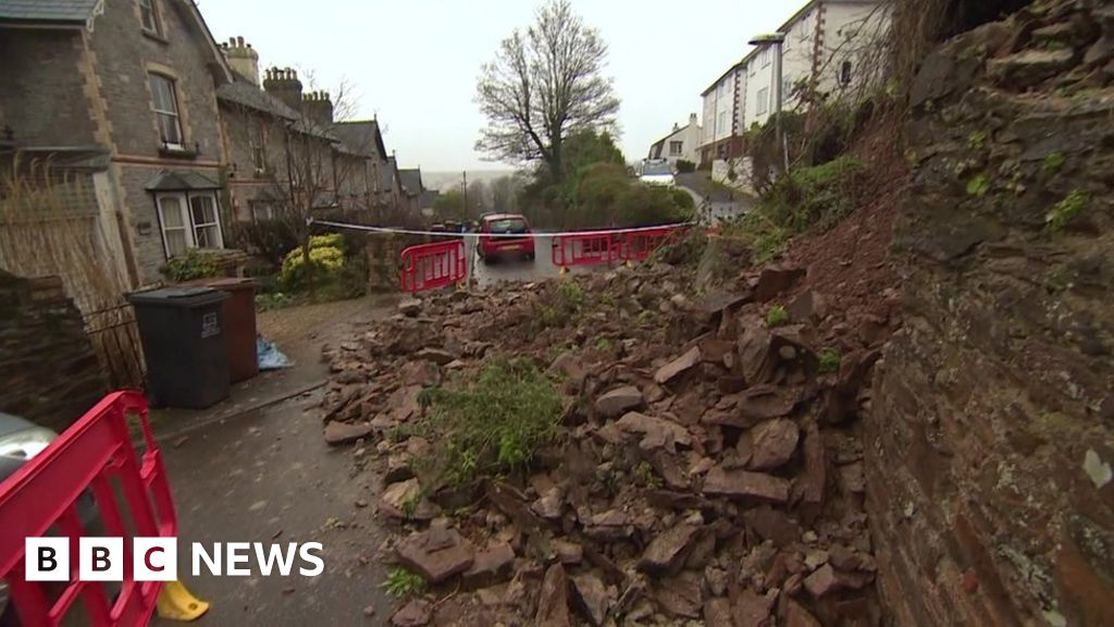 Totnes landslide damages cars and shuts road BBC News