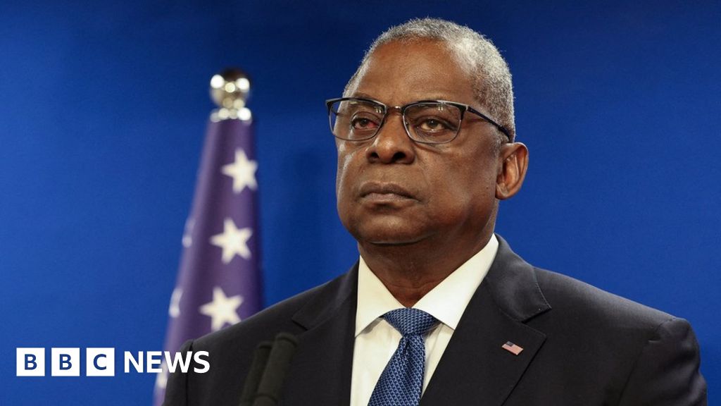 Lloyd Austin: White House not told for days defence secretary in hospital