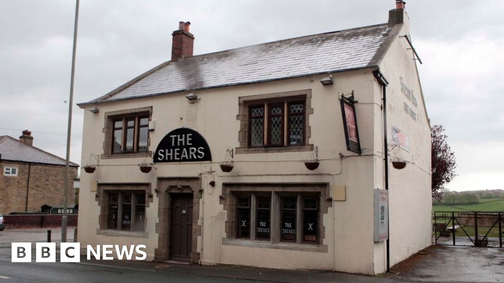 Plans to demolish Liversedge Luddite pub The Shears