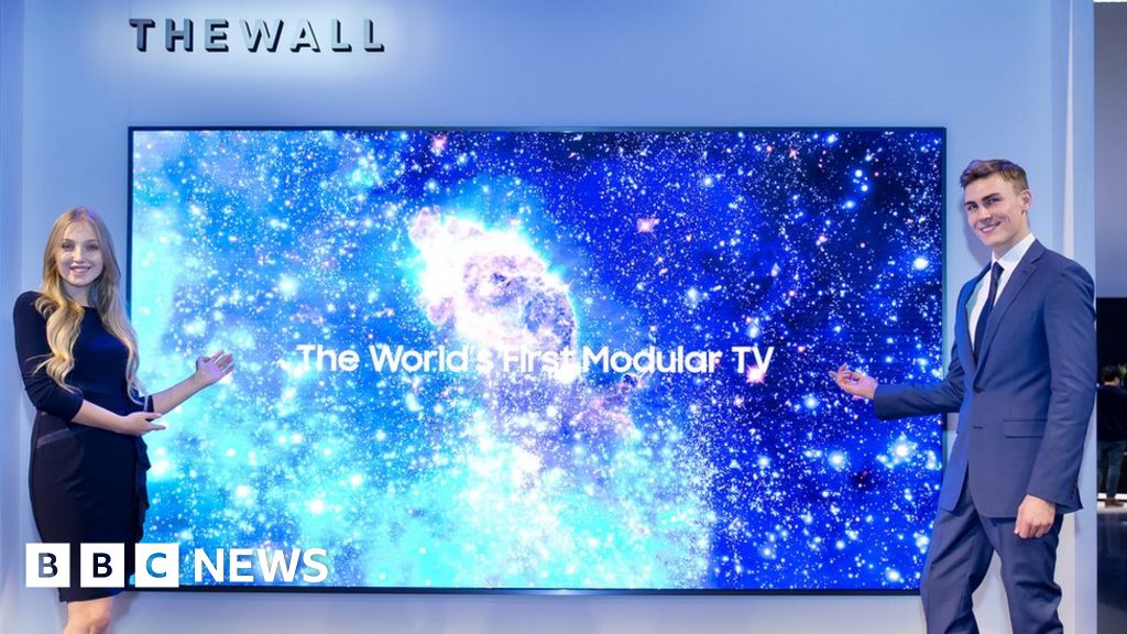 CES 2018: Samsung launches modular TV called The Wall - BBC News