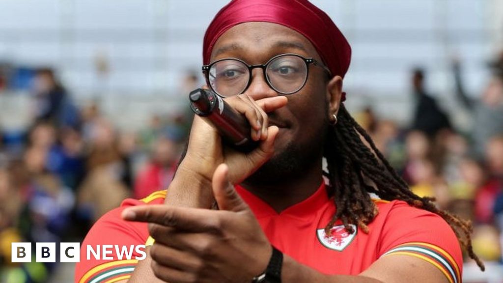 Mace the Great and Sage Todz record track about S4C photo mix-up