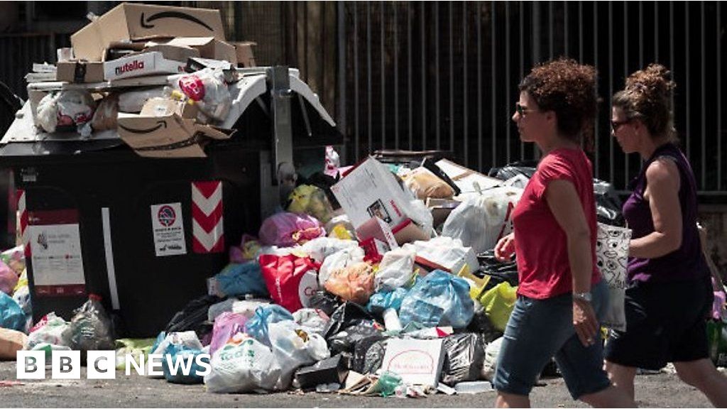 Can Rome be rescued from the garbage?