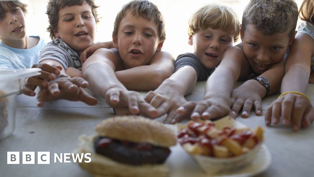 Pandemic sees big rise in obese children in England