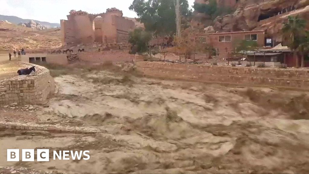 Deadly flash floods hit Jordan's iconic city of Petra BBC News