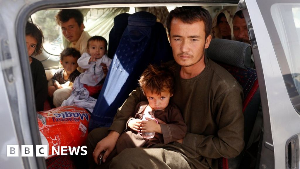 Afghans in embattled city 'can't find food'