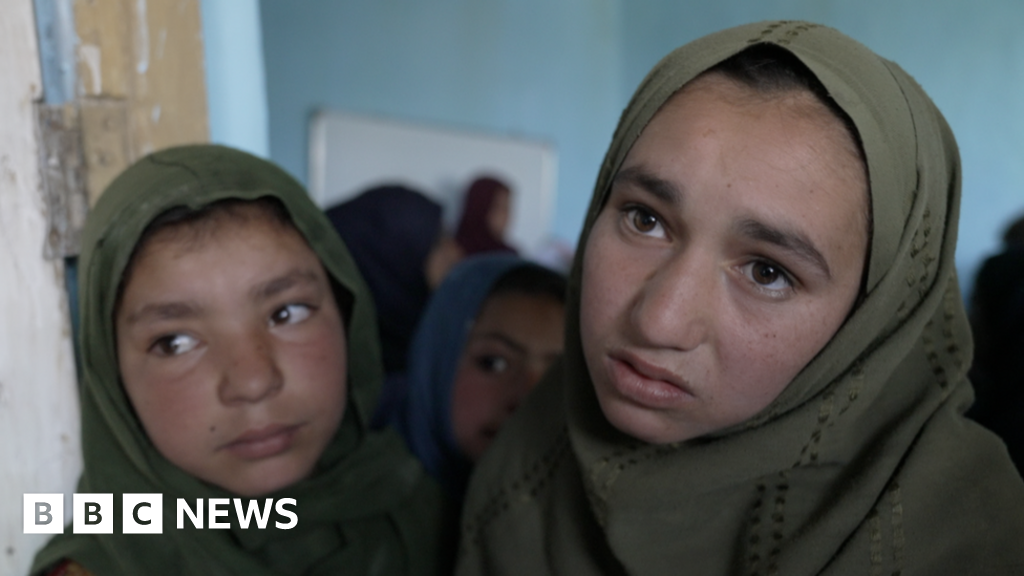 Struggling to survive in cash-starved Afghanistan