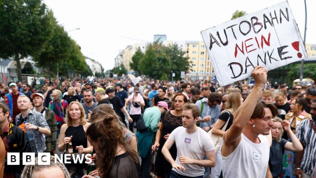 Berlińczycy skandują przeciwko autostradzie, ponieważ rozbudowa zagraża 20 obiektom kulturalnym