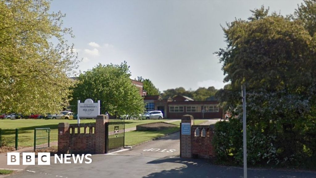 Ofsted strips 'outstanding' Gainsborough school of top rating - BBC News